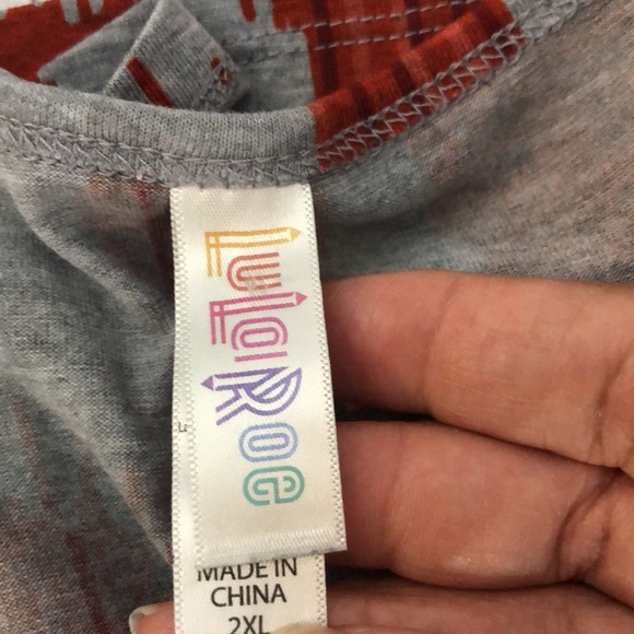 Host Pick!! LulaRoe Plus Size Tunic Top - Picture 11 of 13